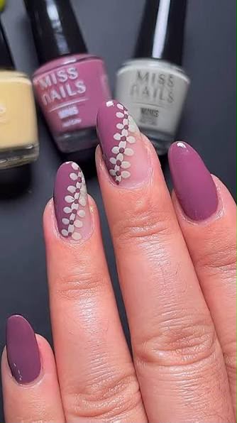 Miss Rose Nail Polish Set – 5 Beautiful colours peel off buy 5 get 2 free